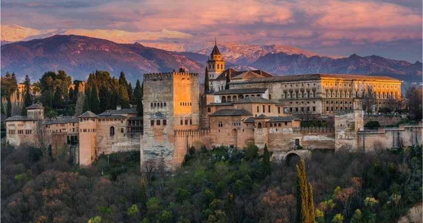 Porto & Lızbon Turu - Türk Havayolları İle - 4 Gece 5 Gün