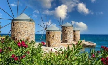 Çeşme Hareketli Sakız Adası Turu -  Feribot İle  - 2 Gece 3 Gün - Türkçe Rehberli